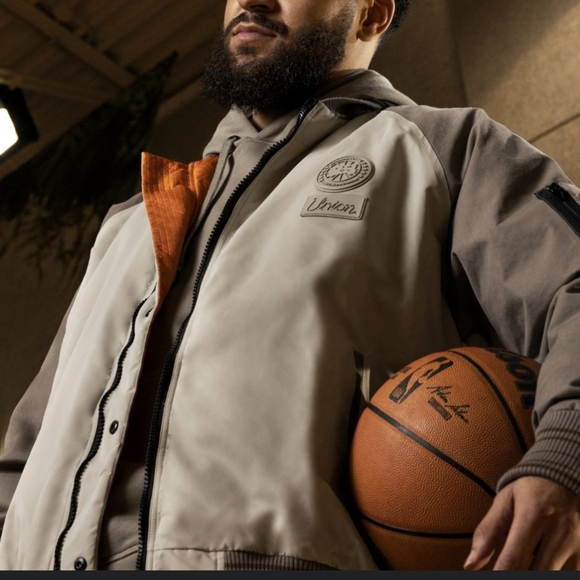 COPY - CANADA GOOSE & NBA COLLECTION W/UNION BOMBER JACKET - Picture 6 of 10